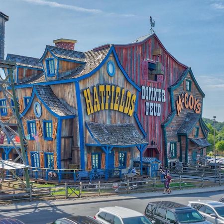 Bear Mountain Hollow-Free Dollywood Ticket- Cozy Cabin With A Hot Tub, Arcade & Deck Close To Town 비둘기 포지 외부 사진