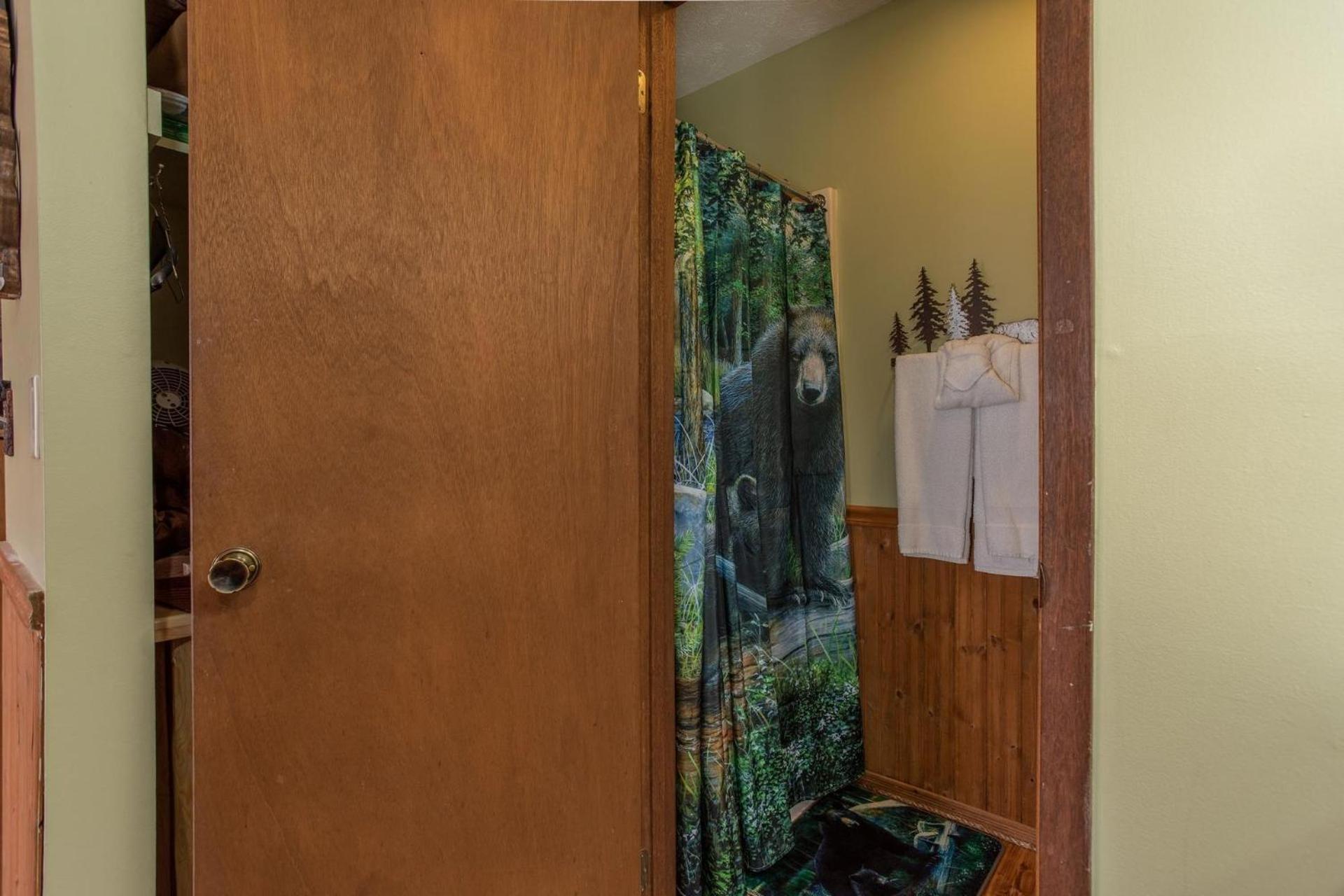 Bear Mountain Hollow-Free Dollywood Ticket- Cozy Cabin With A Hot Tub, Arcade & Deck Close To Town 비둘기 포지 외부 사진