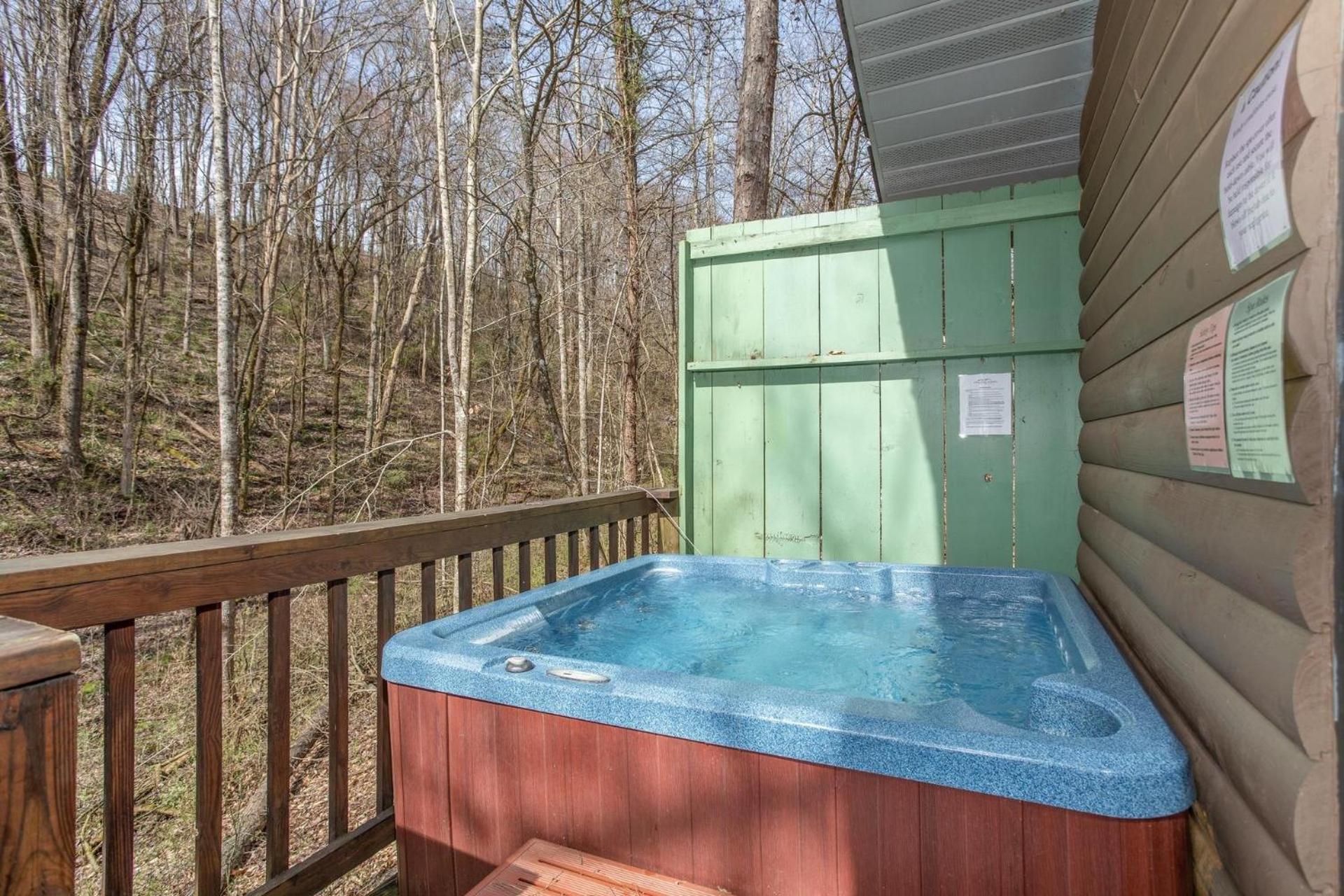 Bear Mountain Hollow-Free Dollywood Ticket- Cozy Cabin With A Hot Tub, Arcade & Deck Close To Town 비둘기 포지 외부 사진